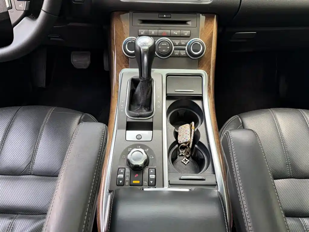 Land Rover Range Rover Sport 2011 3.0 TDV6 Diesel фото 7