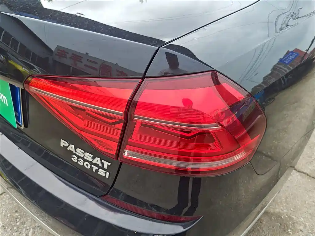 Volkswagen Passat 2016 280TSI DSG Honor Edition фото 8