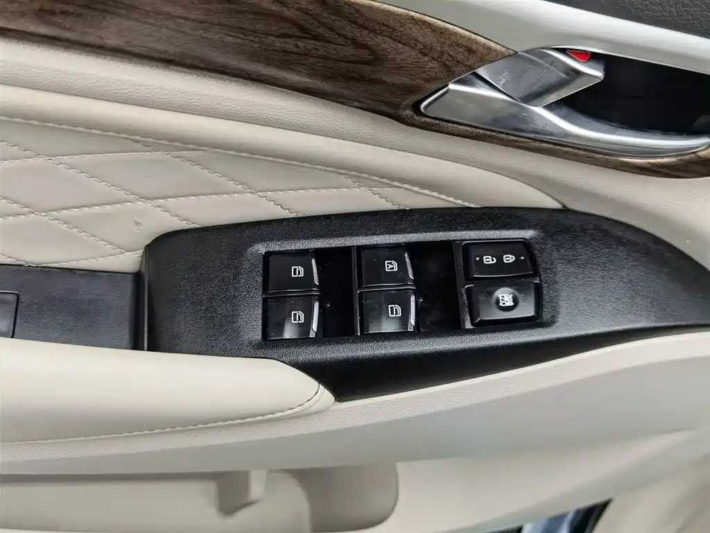 GAC Trumpchi Trumpchi M8 2018 320T Flagship Edition фото 9