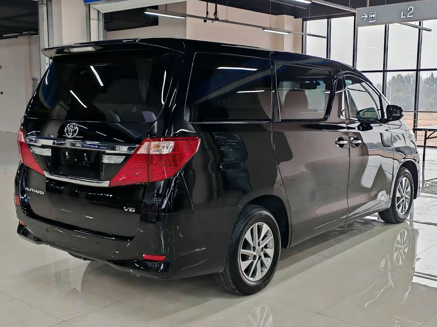Toyota Alphard 2012 3.5L Luxury Edition фото 16