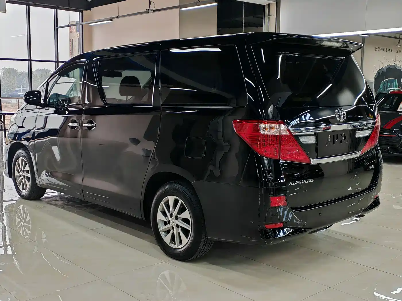 Toyota Alphard 2012 3.5L Luxury Edition фото 14