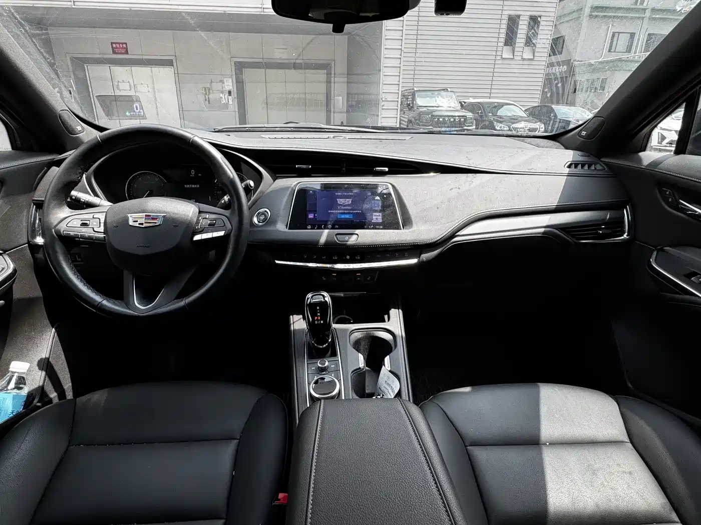 Cadillac XT4 2022 28T FWD Luxury фото 9