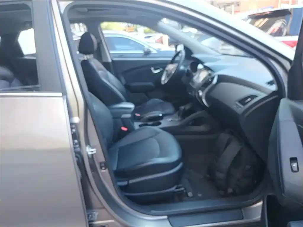 Hyundai Beijing Hyundai ix35 2015 2.0L Automatic 2WD Smart Type China IV фото 25