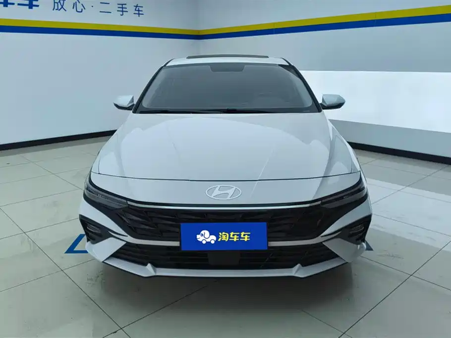 Hyundai Elantra 2023 1.5L CVT GLX Elite Edition фото 2