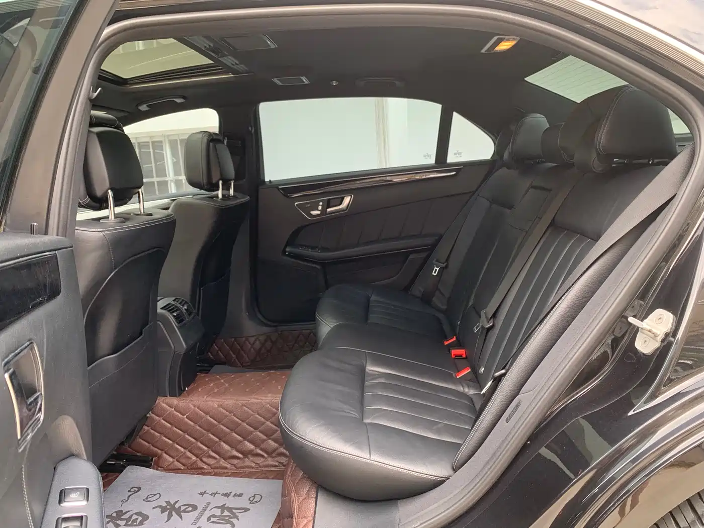Фото 7 - Mercedes-Benz E-Class
