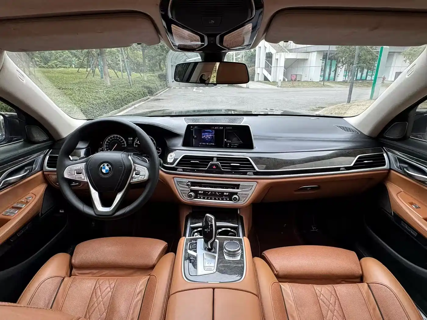 BMW 7 Series 2016 740Li Luxury фото 5