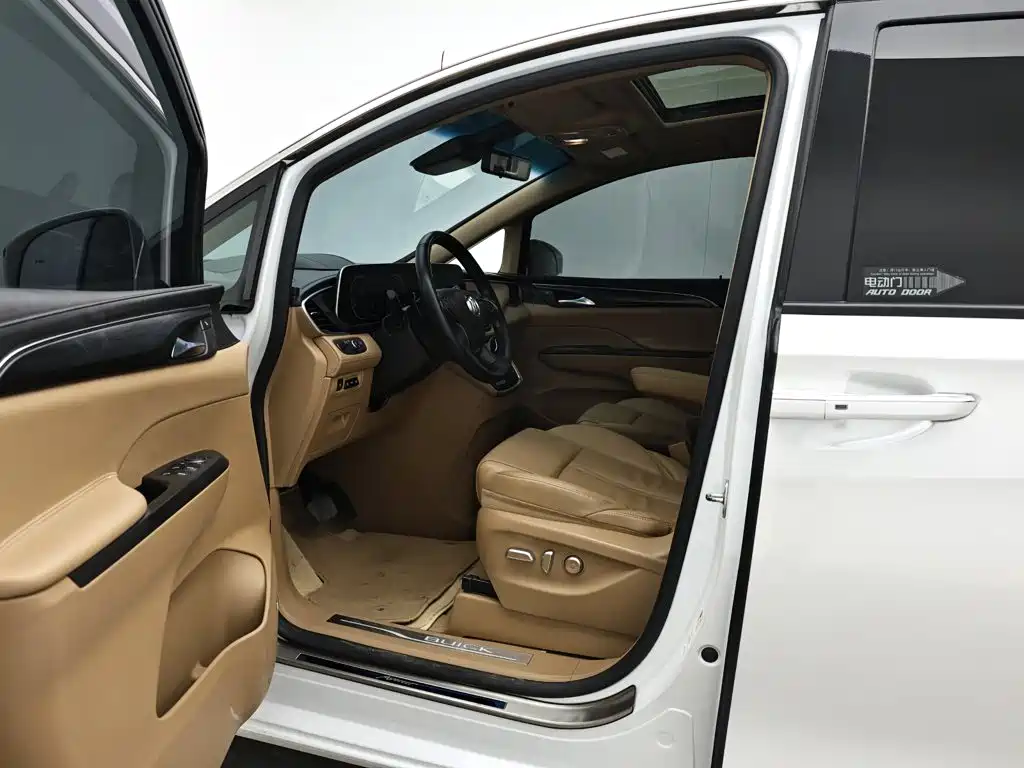 Фото 11 - Buick GL8