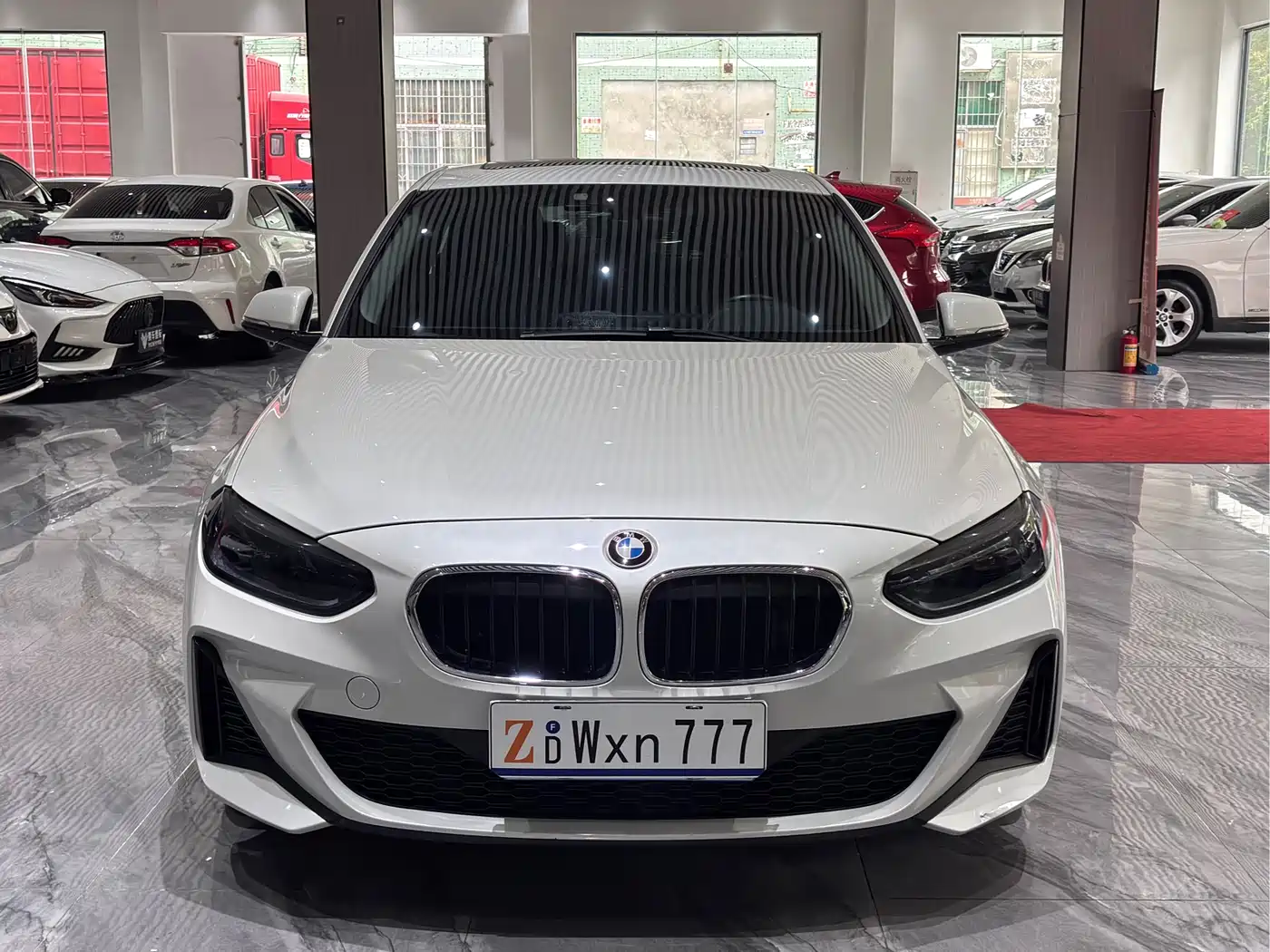 BMW 1 Series 2019 118i M Sport Package фото 3