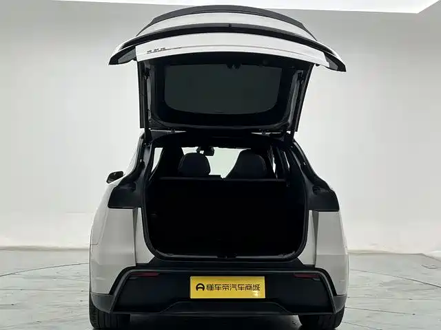 Tesla Model Y L 2025 2025 Facelift Long Range AWD