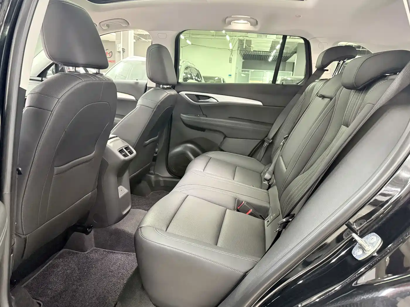 Photo 9 - Buick Envision Plus