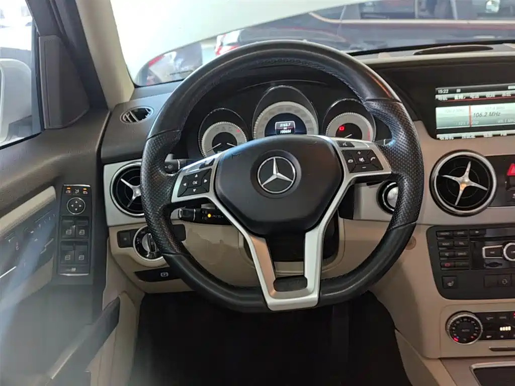 Mercedes-Benz GLK-Class 2015 GLK 300 4MATIC Fashion Ultimate Edition фото 11