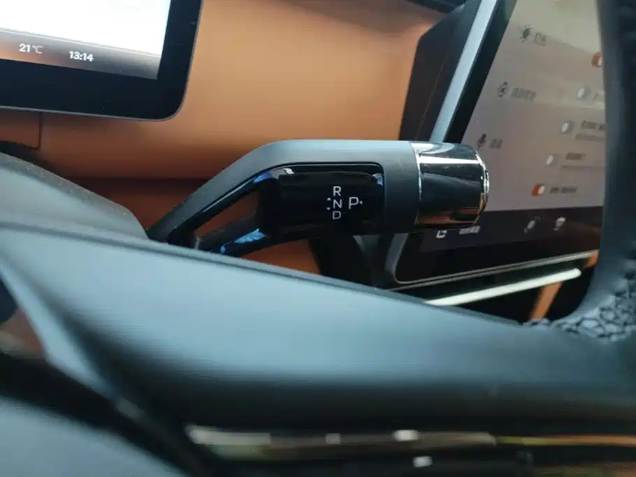 GEELY GALAXY WING TRUE L380