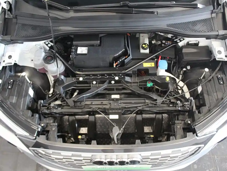 Audi Q4 e-tron 2024 40 e-tron Pioneer Edition фото 12