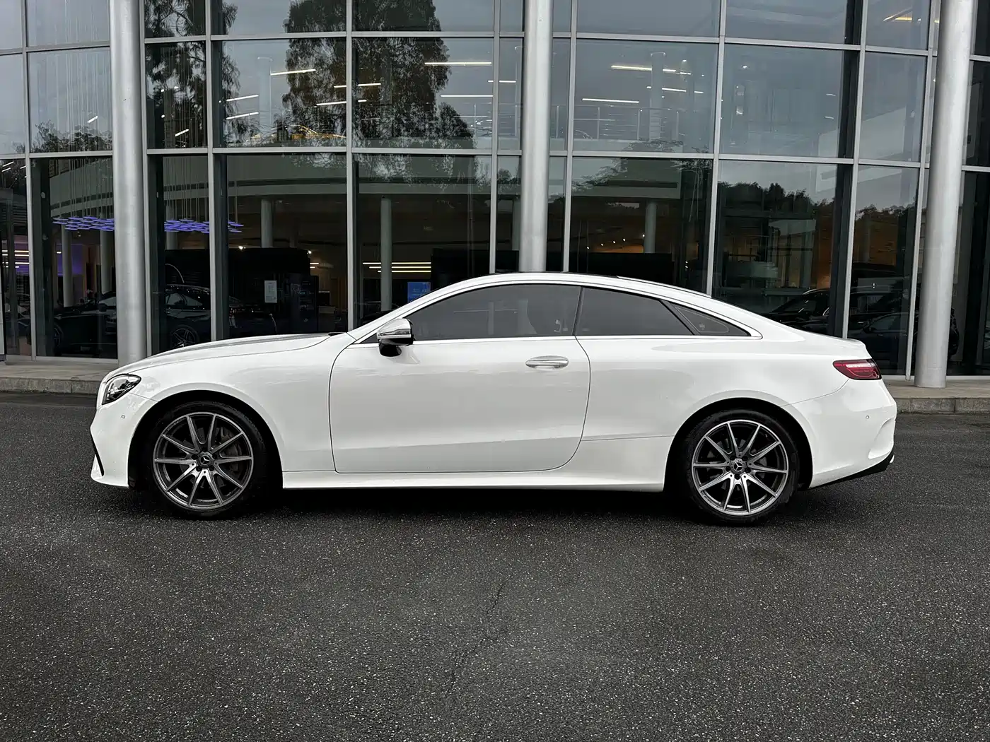 Mercedes-Benz E-Class (Import) 2023 Facelift E 260 Coupe фото 3