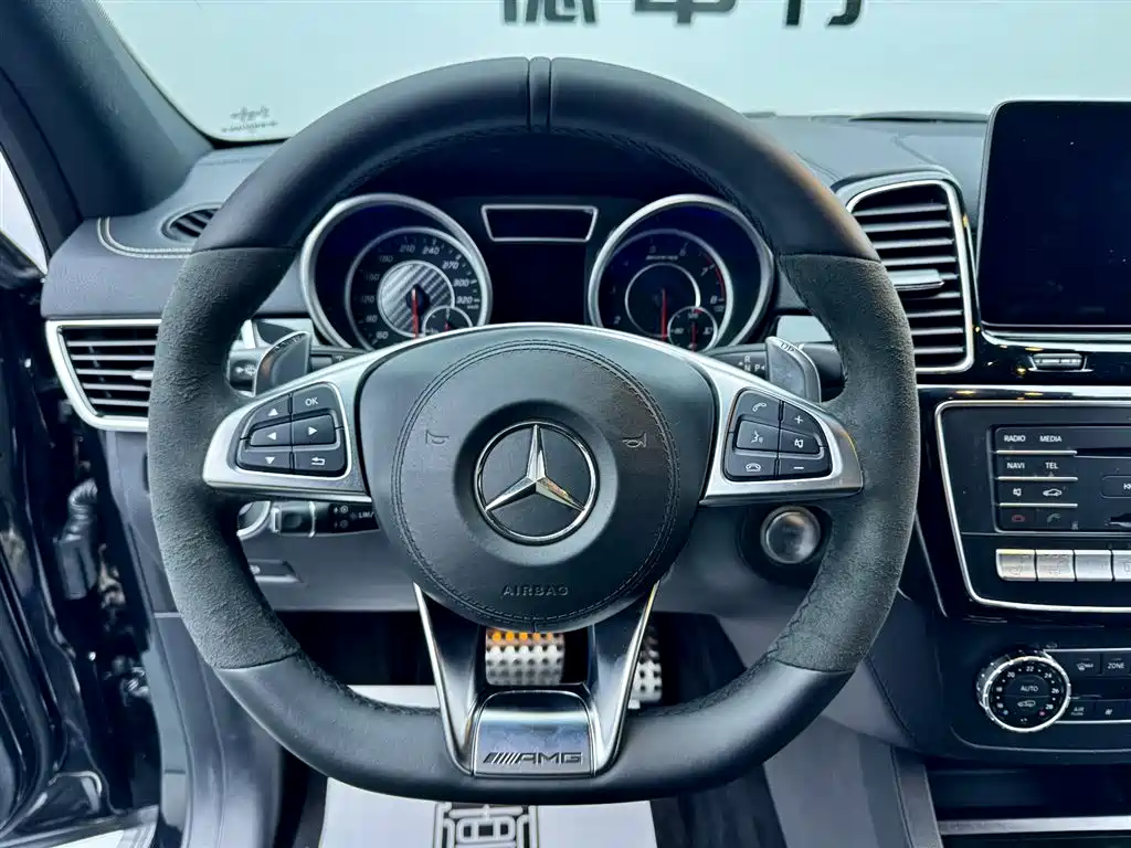 Mercedes-Benz GLS AMG 2016 AMG GLS 63 4MATIC фото 13