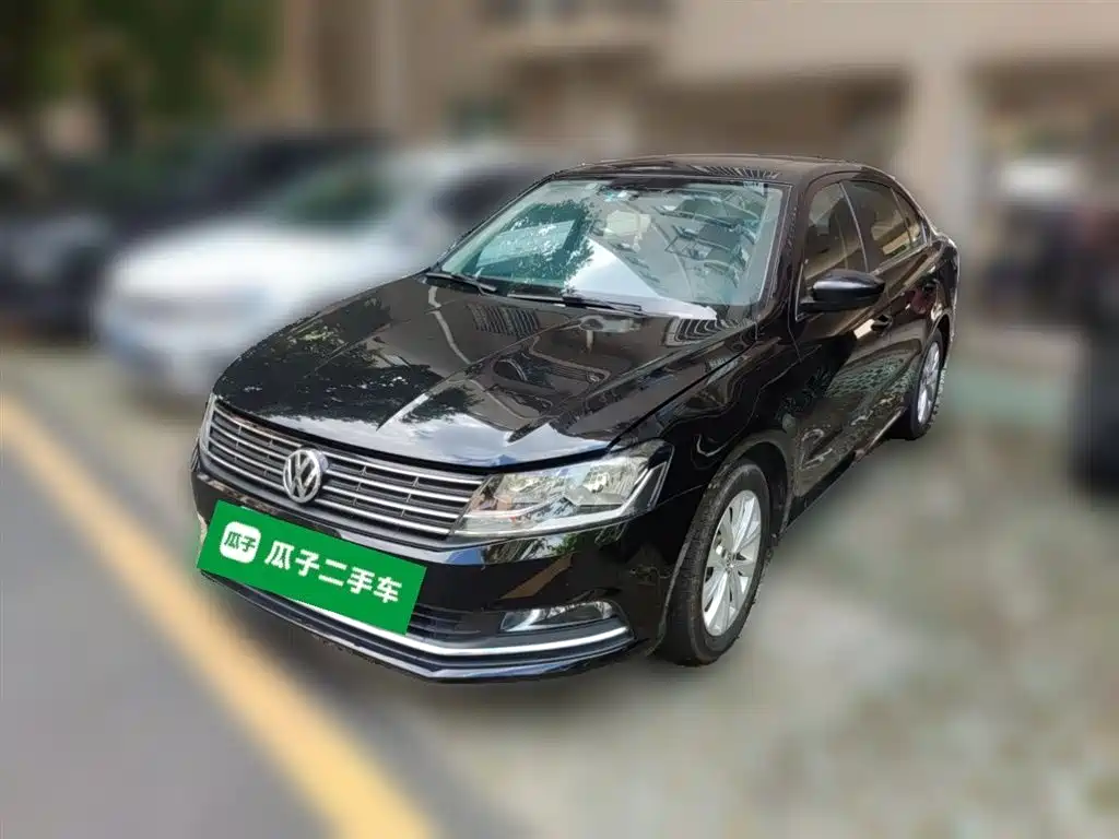Volkswagen Lavida 2015 1.6L Automatic Comfort Edition фото 2