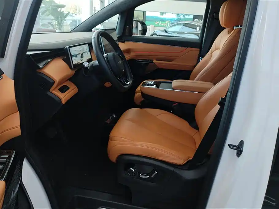 GEELY GALAXY WING TRUE L380