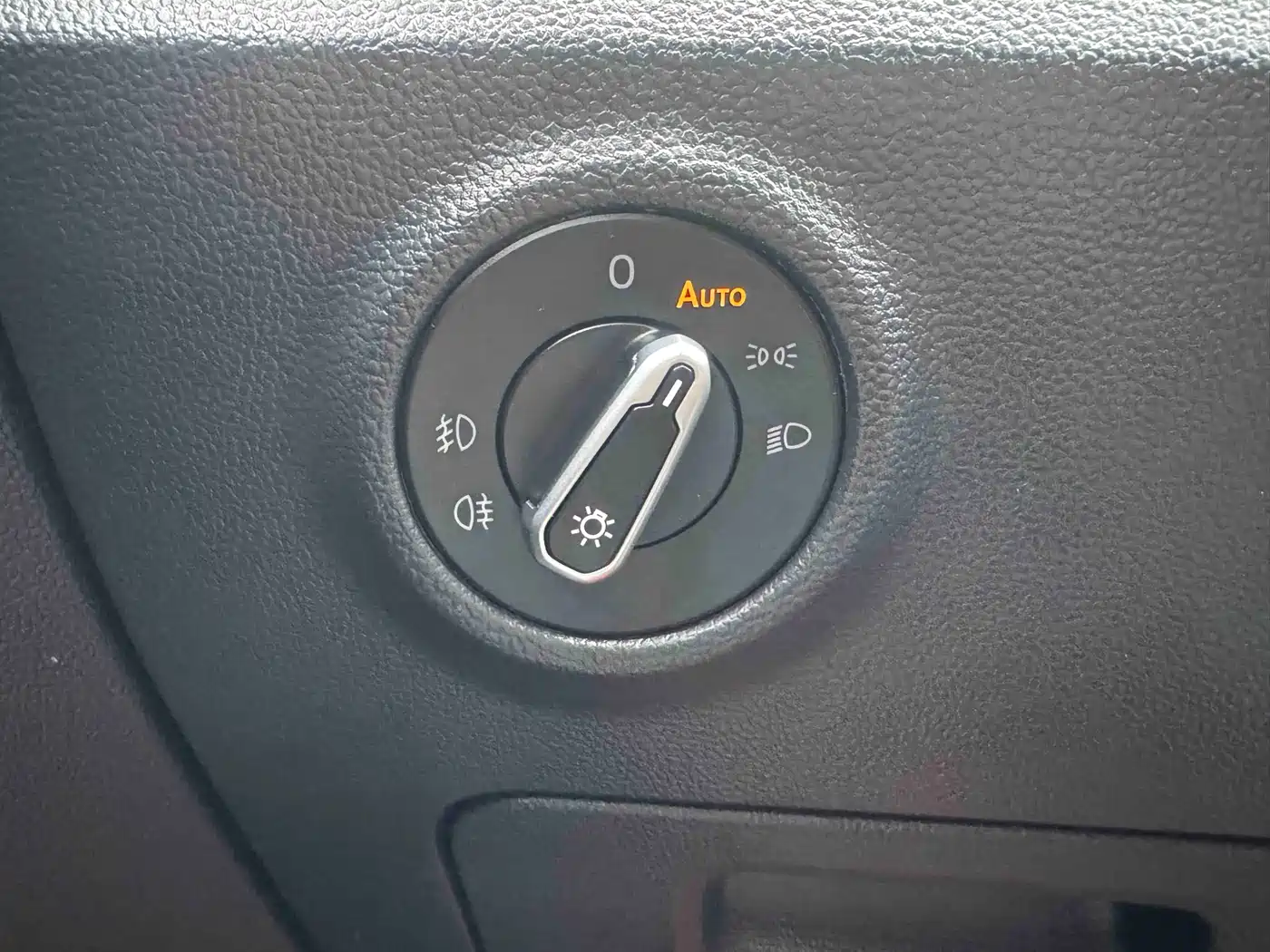 Volkswagen Tayron 2022 280TSI 2WD Luxury Smart Connect Edition фото 11