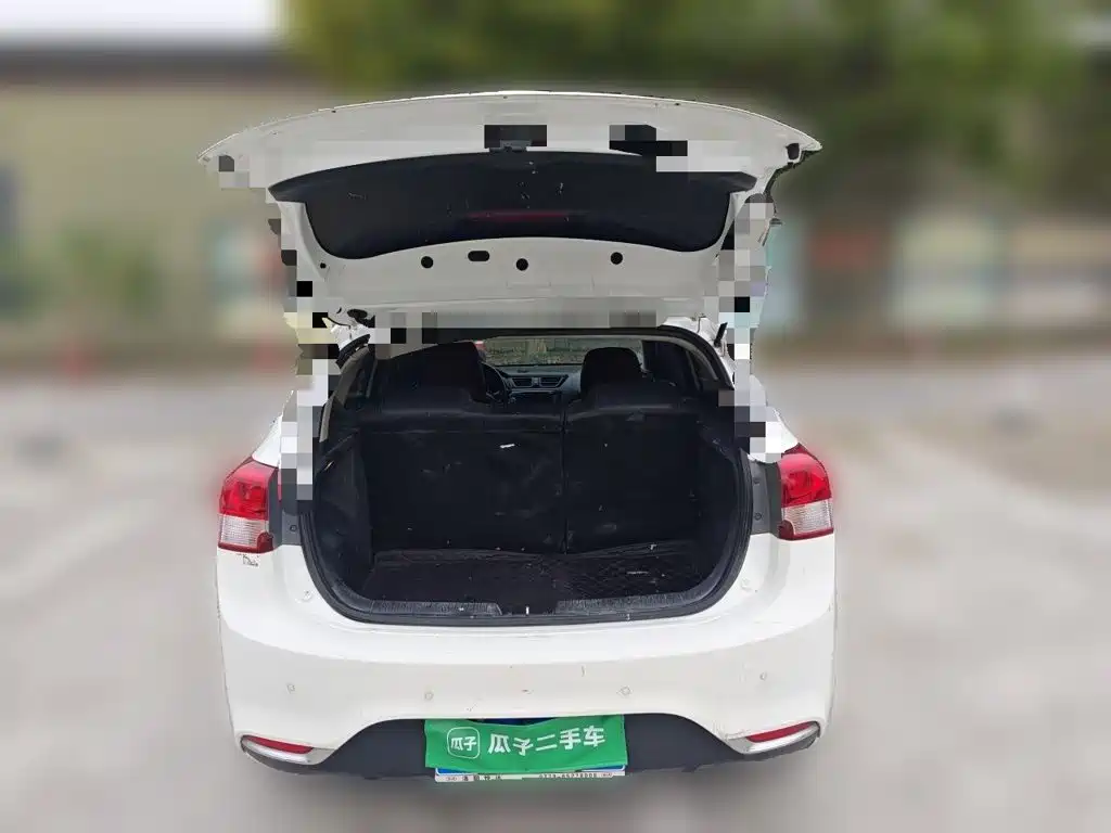 Photo 20 - Kia K2