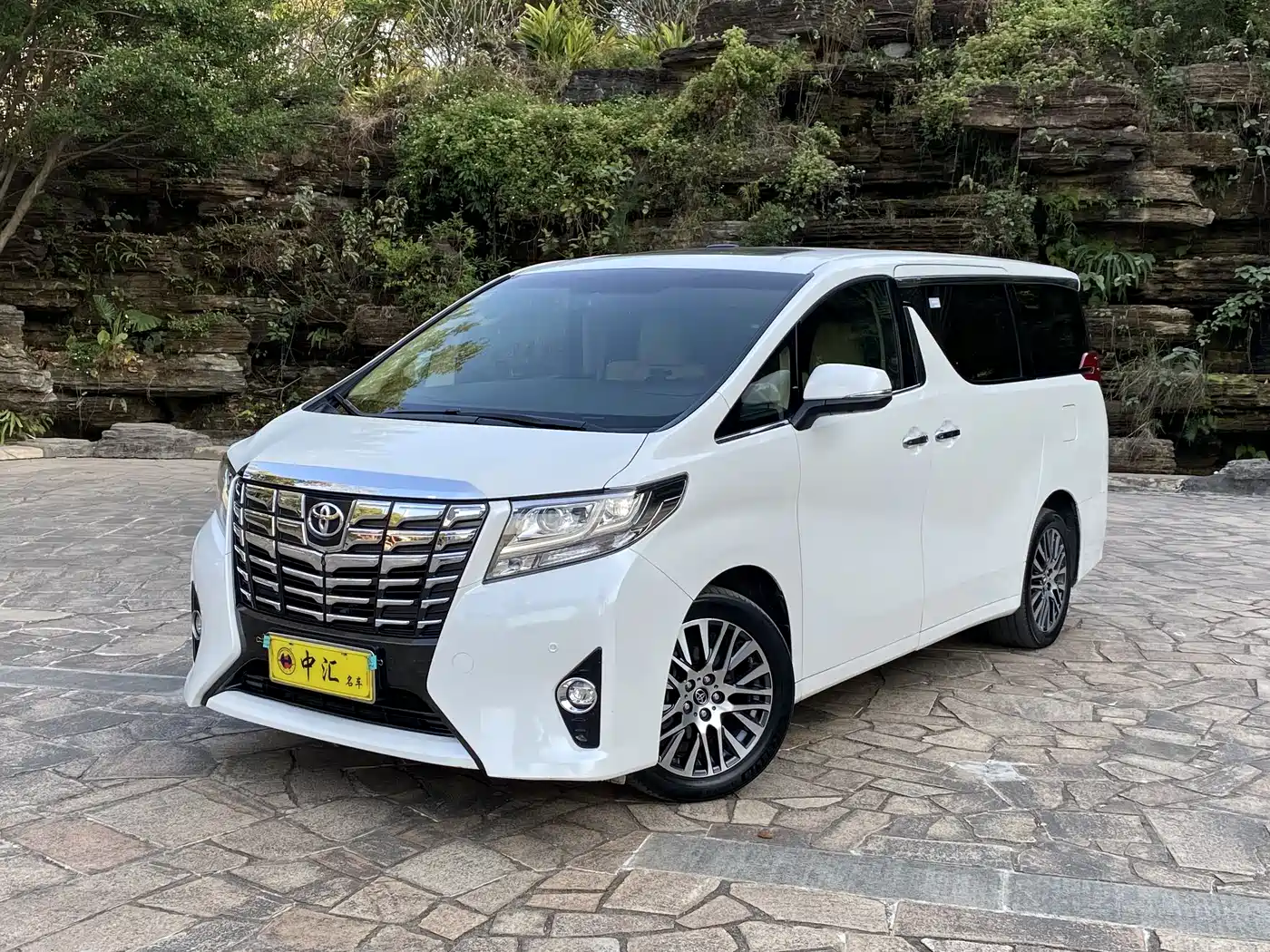 Toyota Alphard 2015 3.5L Premium Edition