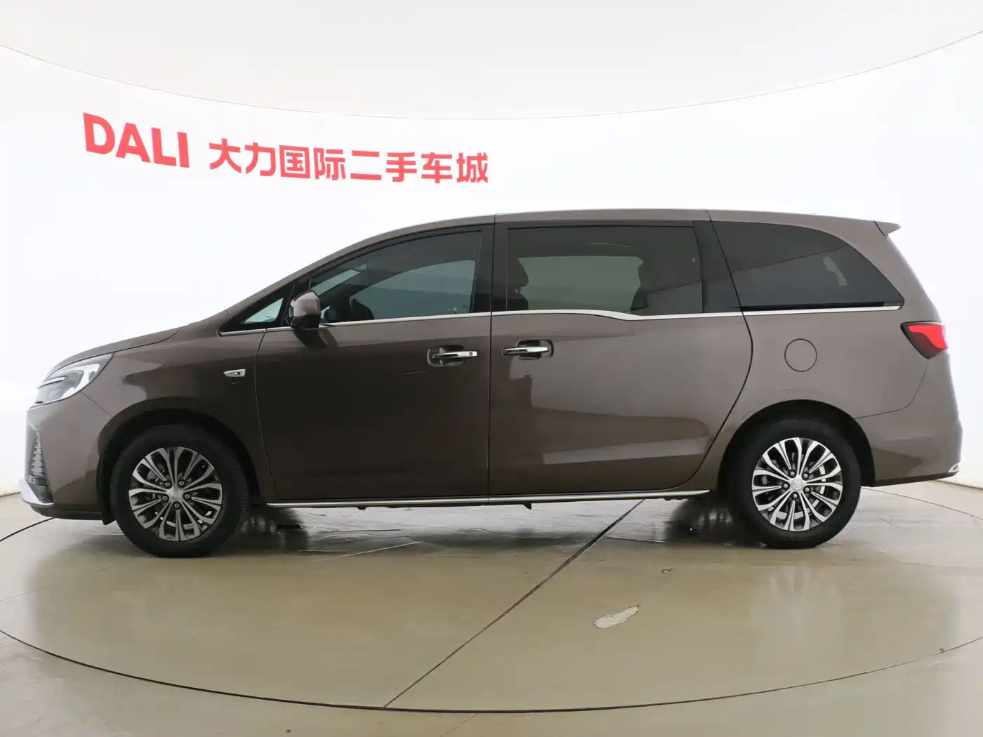 Buick GL8 2023 Land Business Class 652T Luxury фото 5