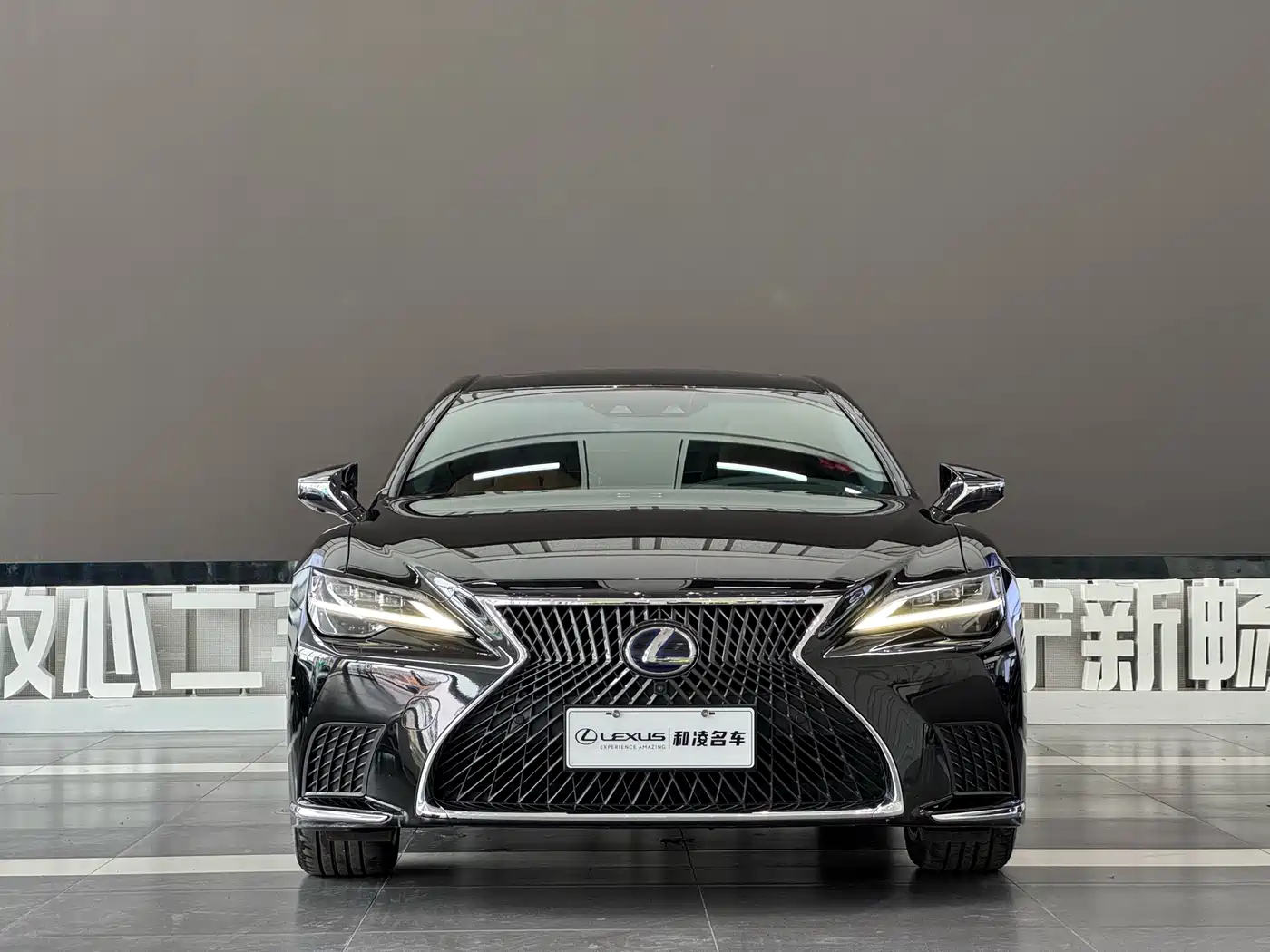 Lexus LS 2021 500h Executive Edition фото 2