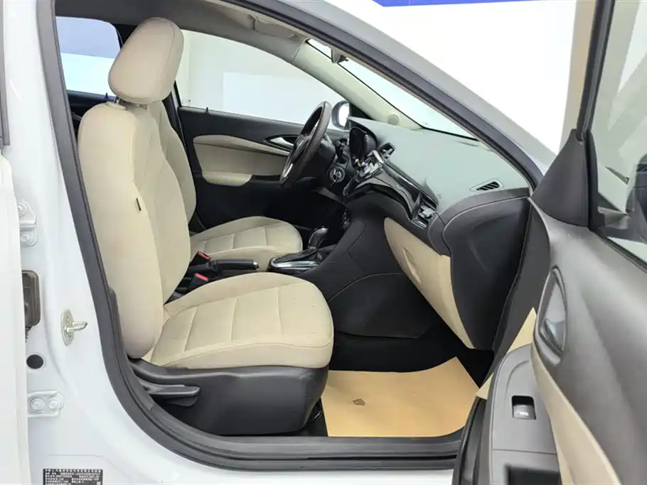 Buick Excelle 2020 15N CVT Elite фото 8