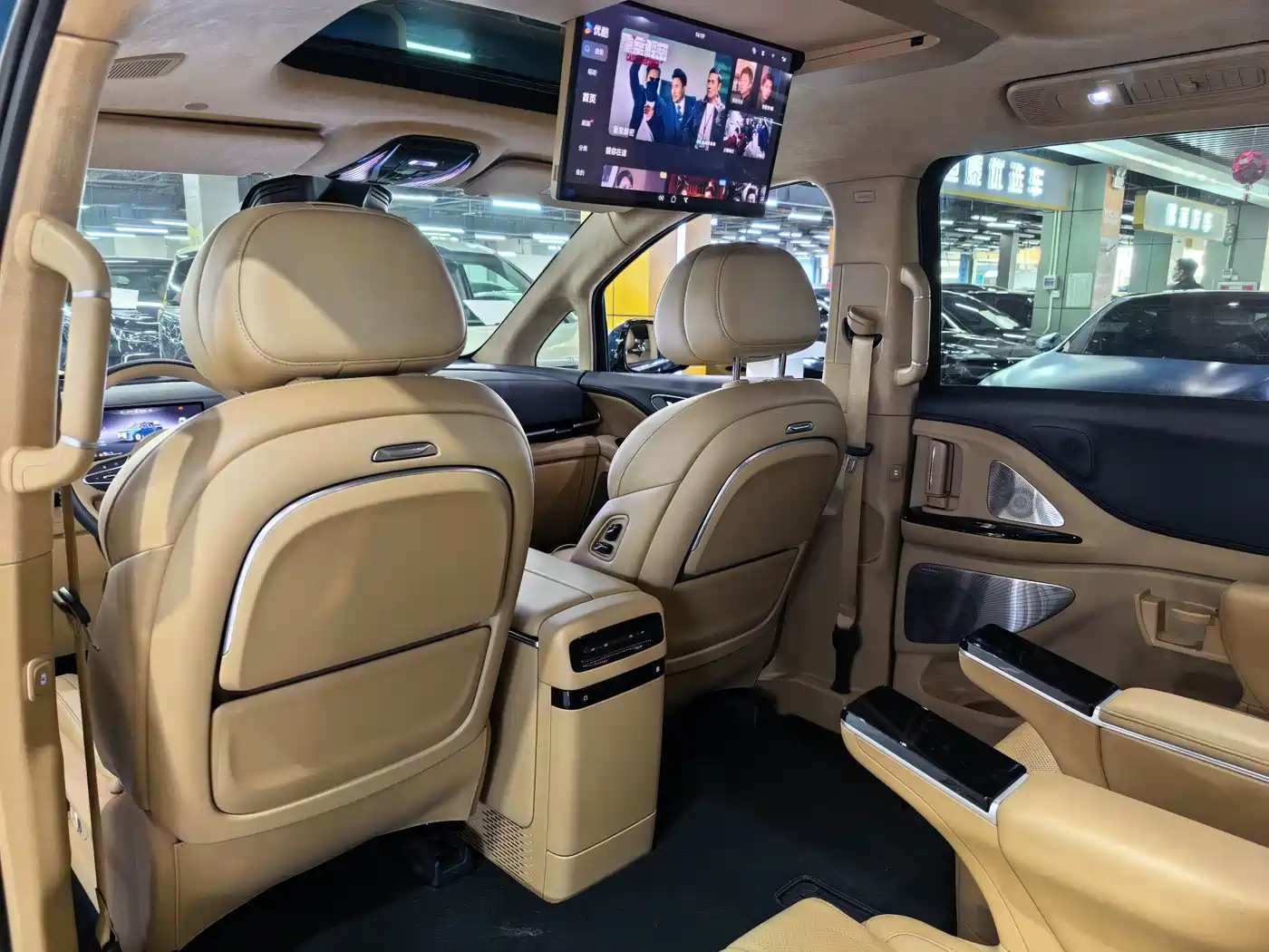 Voyah Auto Voyah Dreamer 2025 Model PHEV 4WD Premium QianKun Edition фото 11