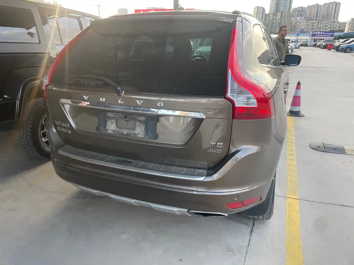 VOLVO XC60