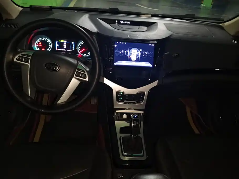 BYD E5