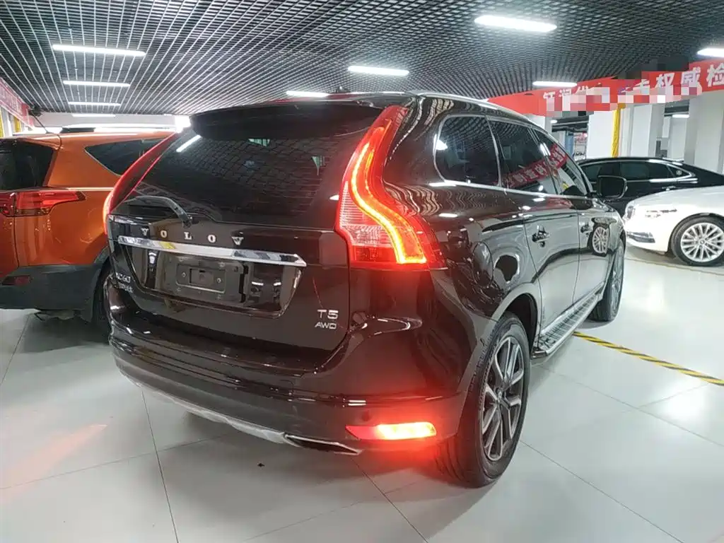 Фото 5 - Volvo XC60
