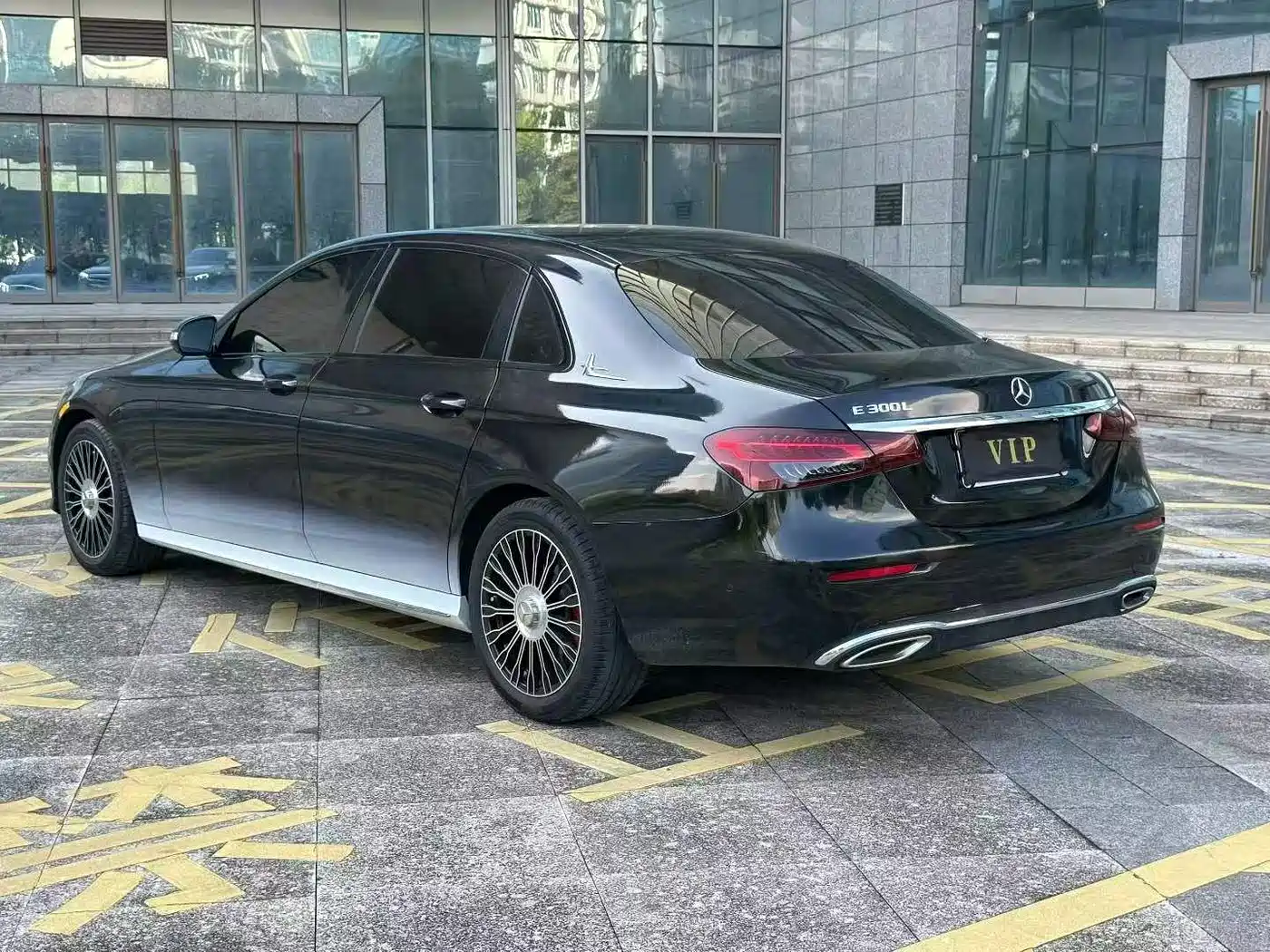 Mercedes-Benz E-Class 2016 E 300 L Sport Fashion Type фото 7