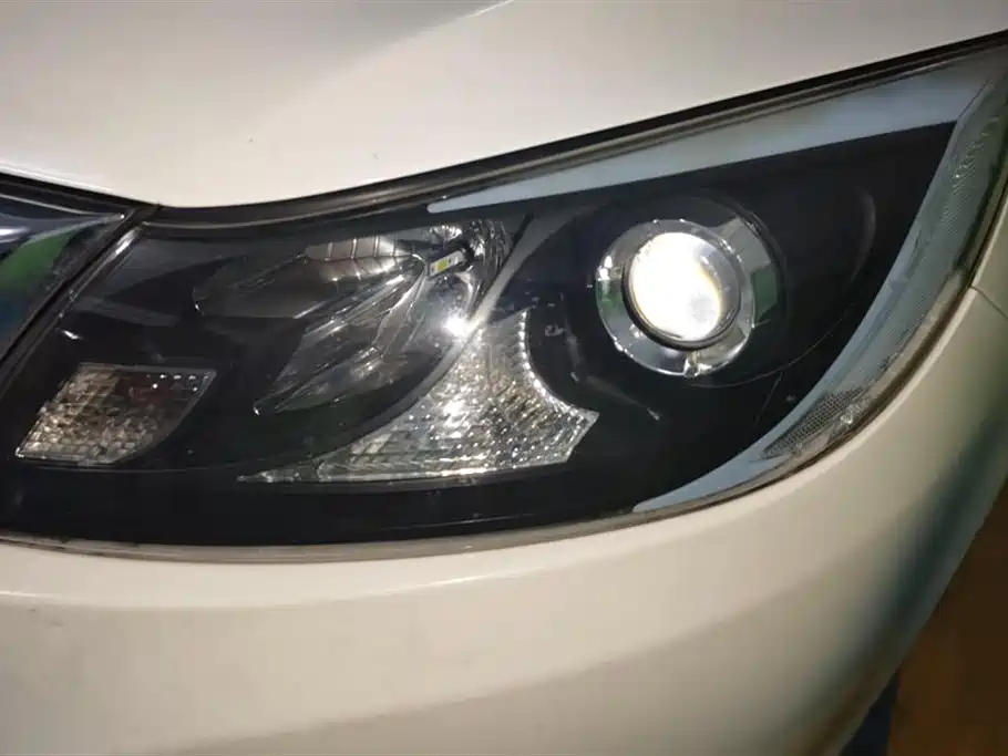 BYD E5