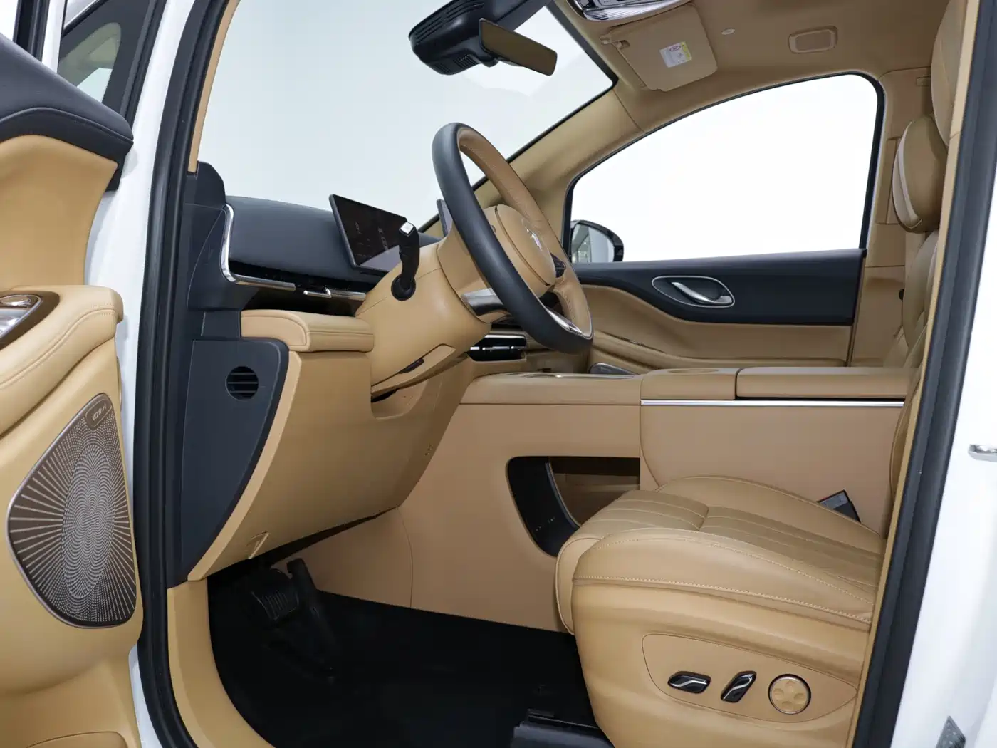 Voyah Auto Voyah Dreamer 2025 PHEV 4WD Kunpeng Premium Edition фото 8