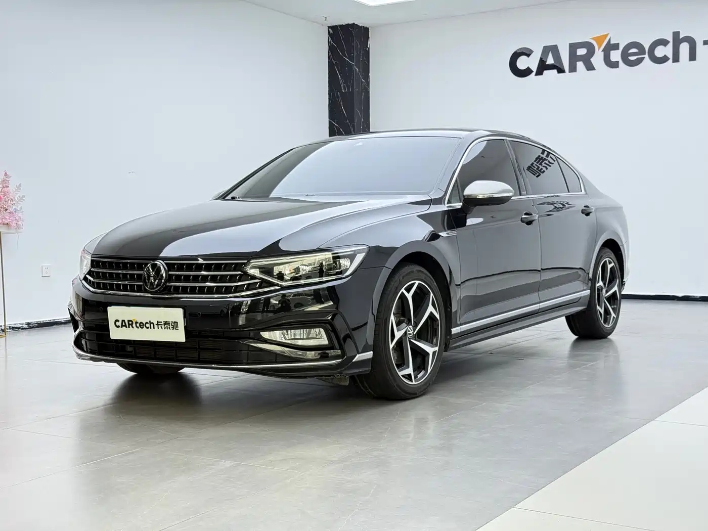 Volkswagen Magotan 2023 Model 2 Million Commemorative Edition 330TSI DSG Luxury