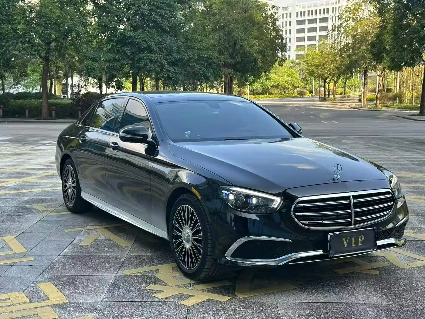 Mercedes-Benz E-Class 2016 E 300 L Sport Fashion Type