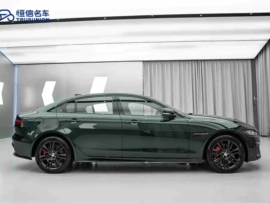 Jaguar XEL 2025 2.0T 250PS R-DYNAMIC 90th Anniversary Edition фото 4