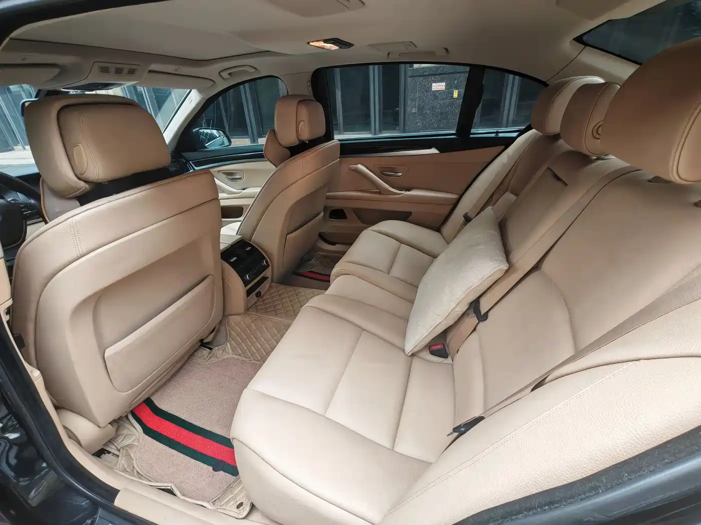 BMW 5 Series 2013 535Li Leadership фото 9
