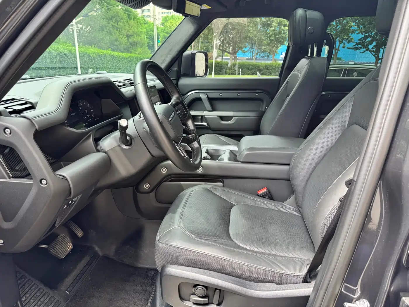 Land Rover Defender 2025 110 3.0T P400 X фото 8