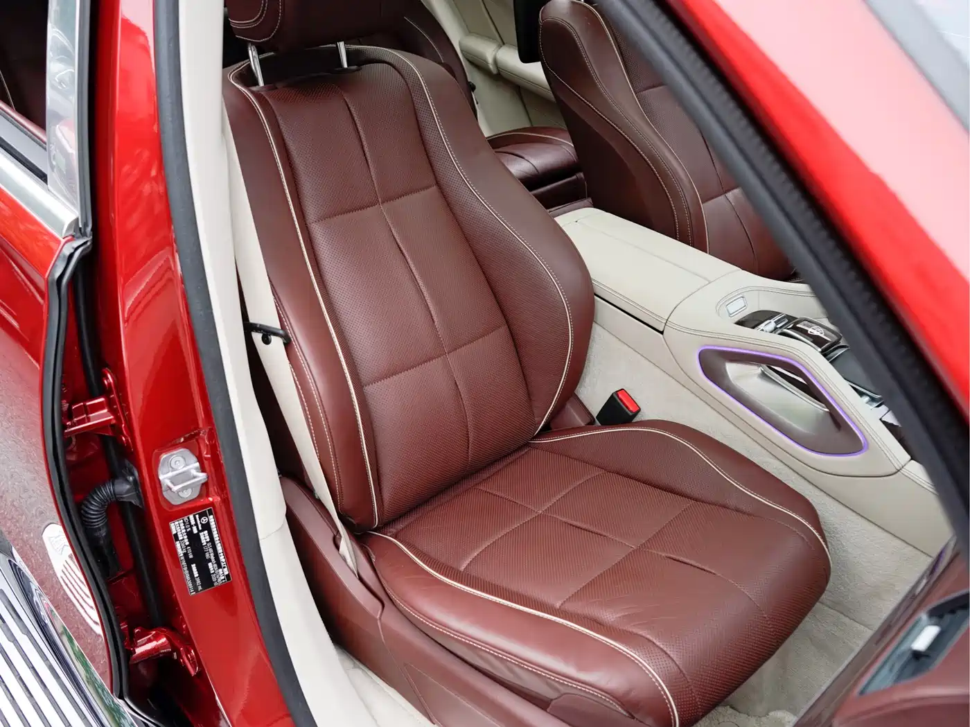 Mercedes-Benz Maybach GLS 2021 GLS 600 4MATIC Etiquette Edition фото 23