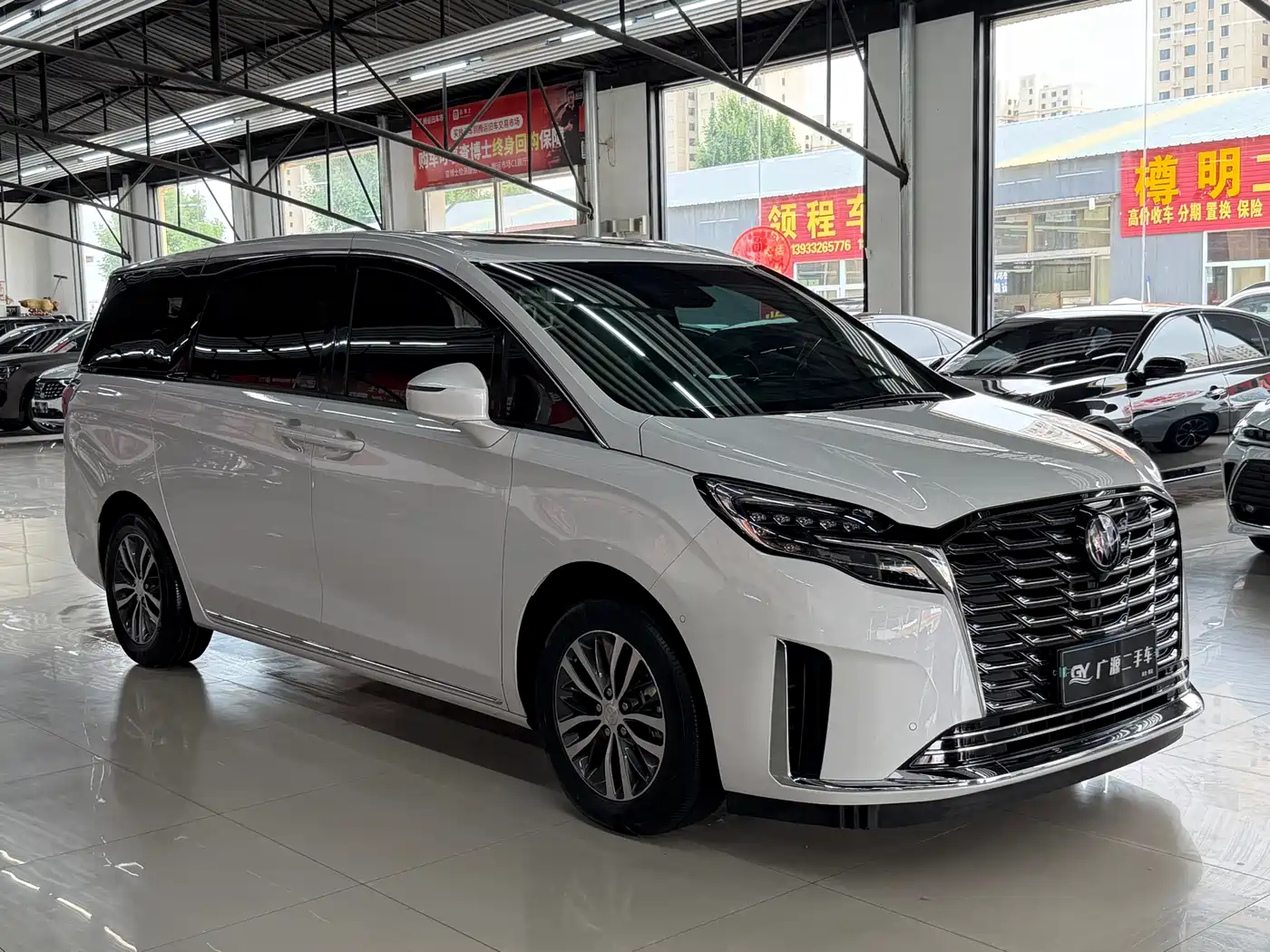 Buick GL8 2023 ES Landmaster Exclusive фото 3