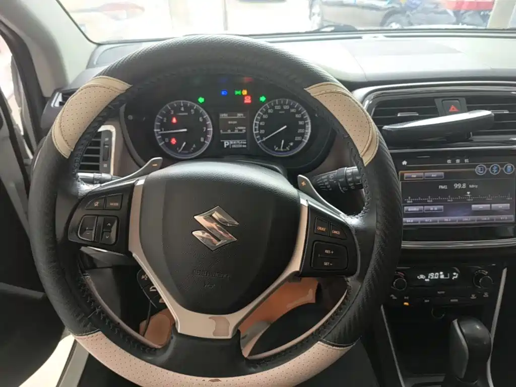 Suzuki Xiaotu 2017 2017 1.6L CVT 2WD Urban Progressive Edition