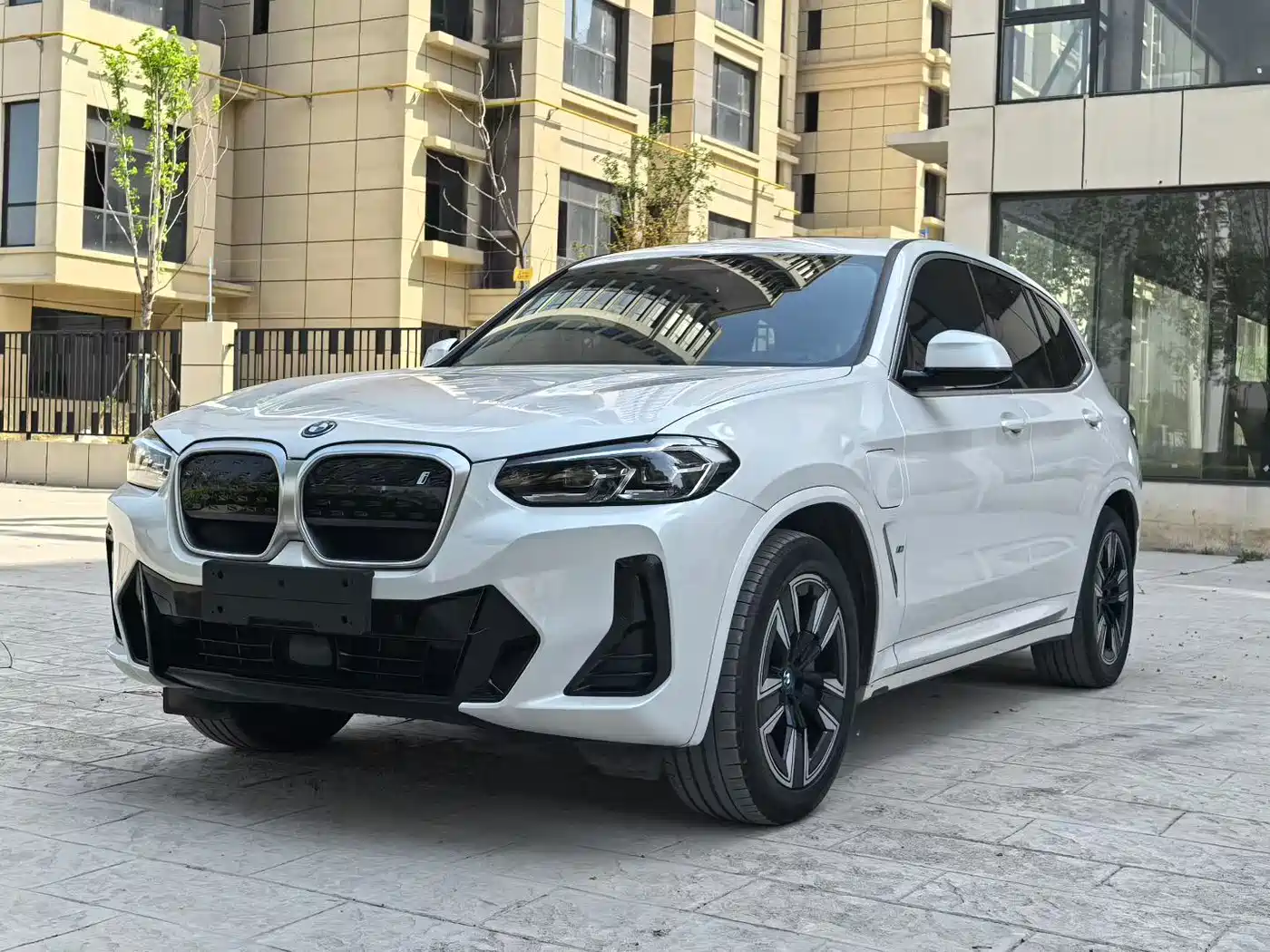 BMW IX3