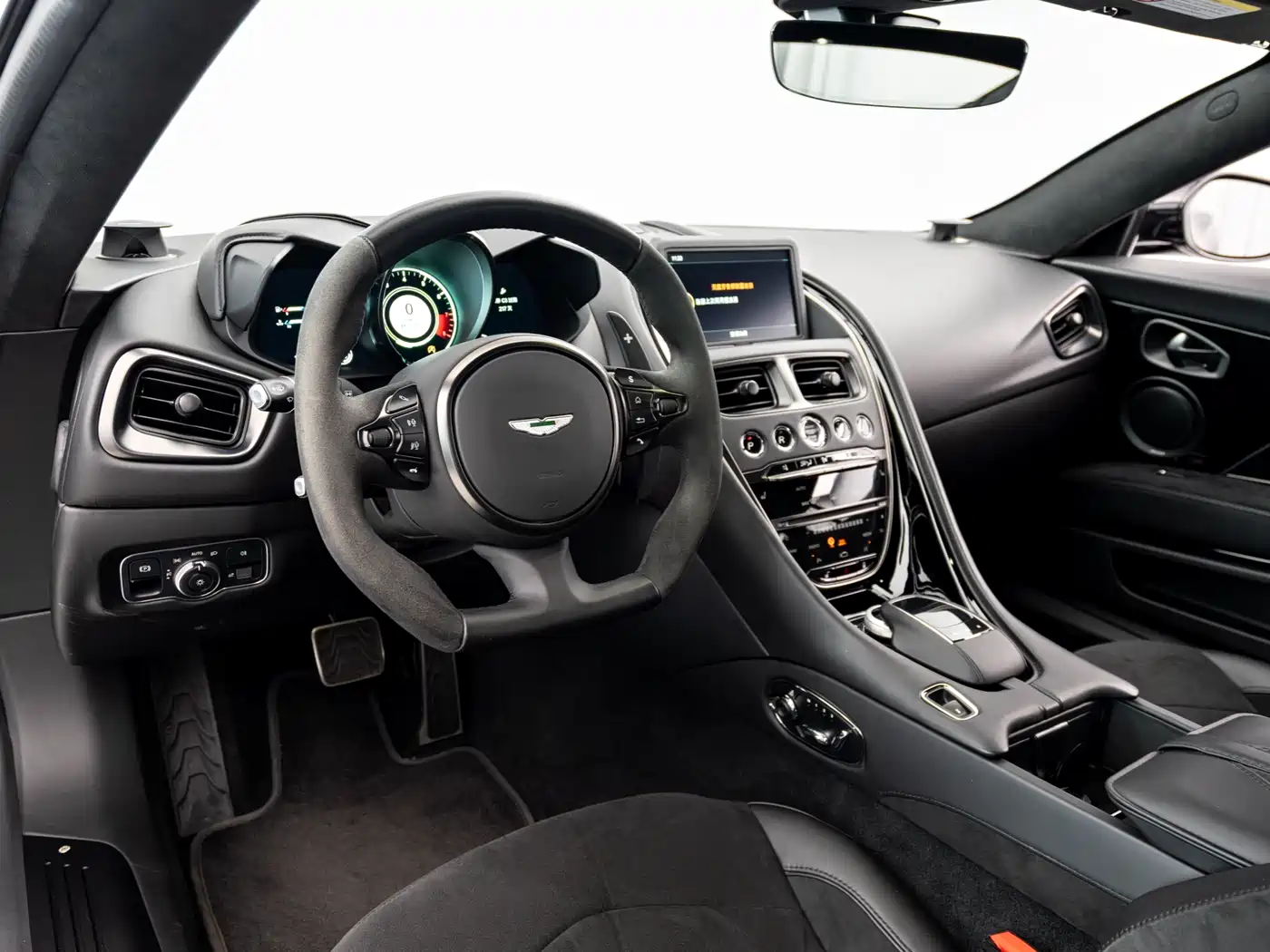 Aston Martin DBS 2022 DBS Superleggera V12 Coupe фото 7