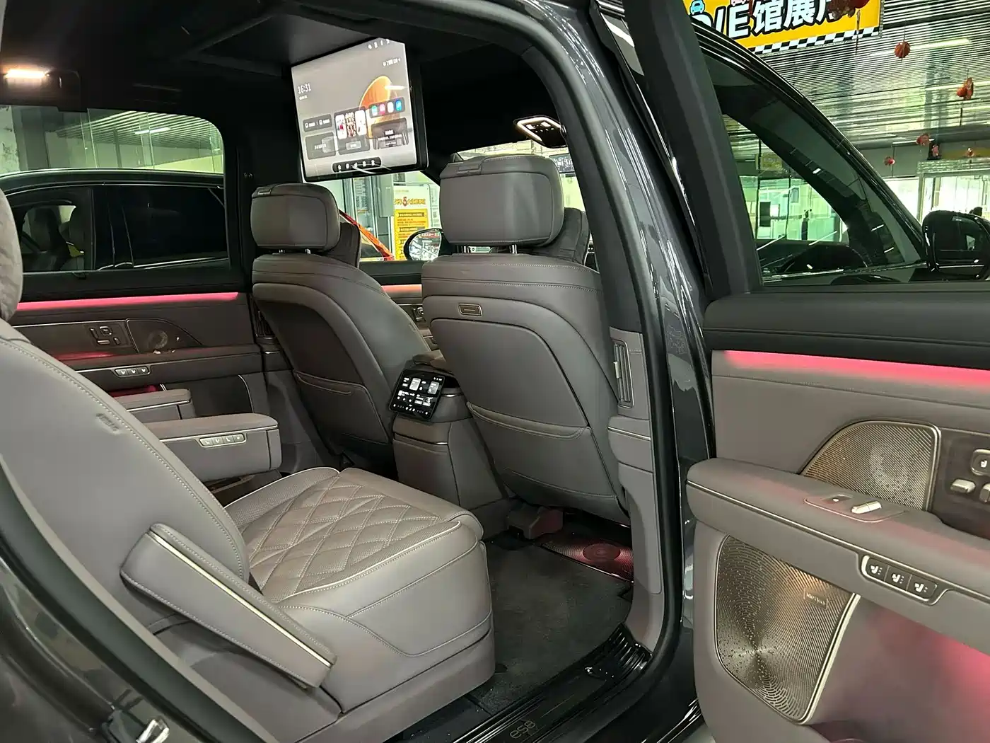 NIO ES8 2025 Model 6-Seat Executive Luxury Edition фото 10