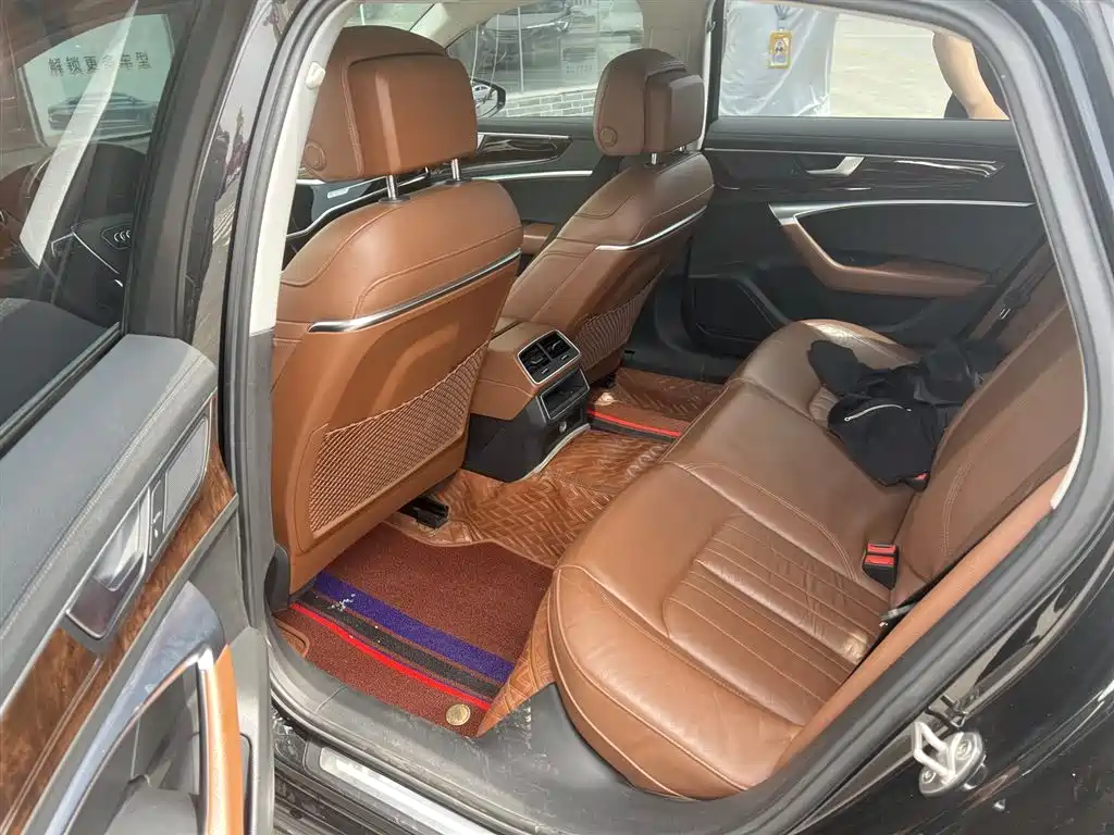 Audi A6L 2019 40 TFSI Luxury Elegance фото 2