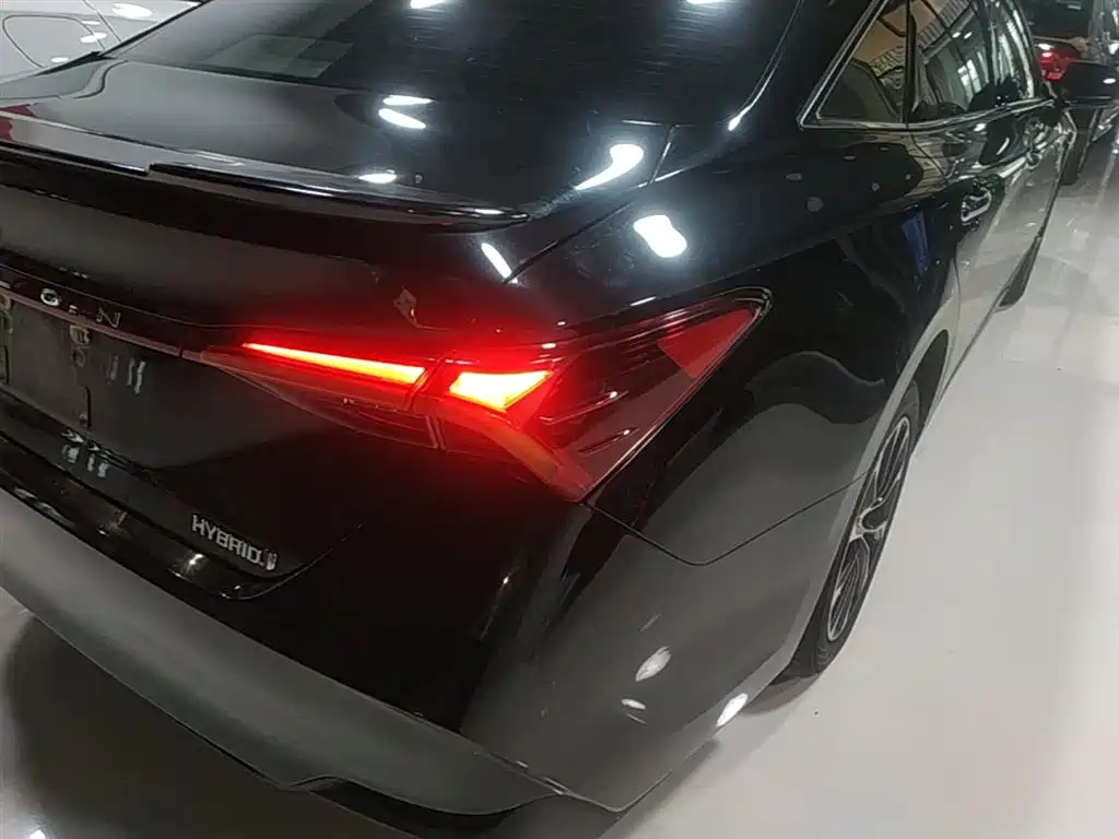 Toyota Avalon 2022 Hybrid 2.5L Luxury Edition фото 8