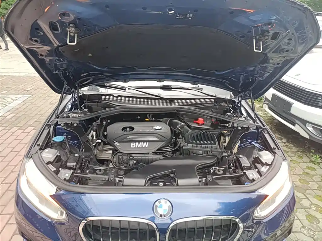 BMW 1 Series 2018 118i Sport Edition фото 20
