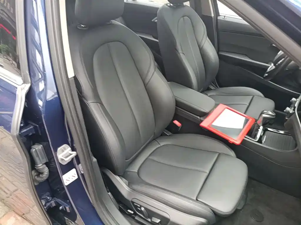 BMW 1 Series 2018 118i Sport Edition фото 25