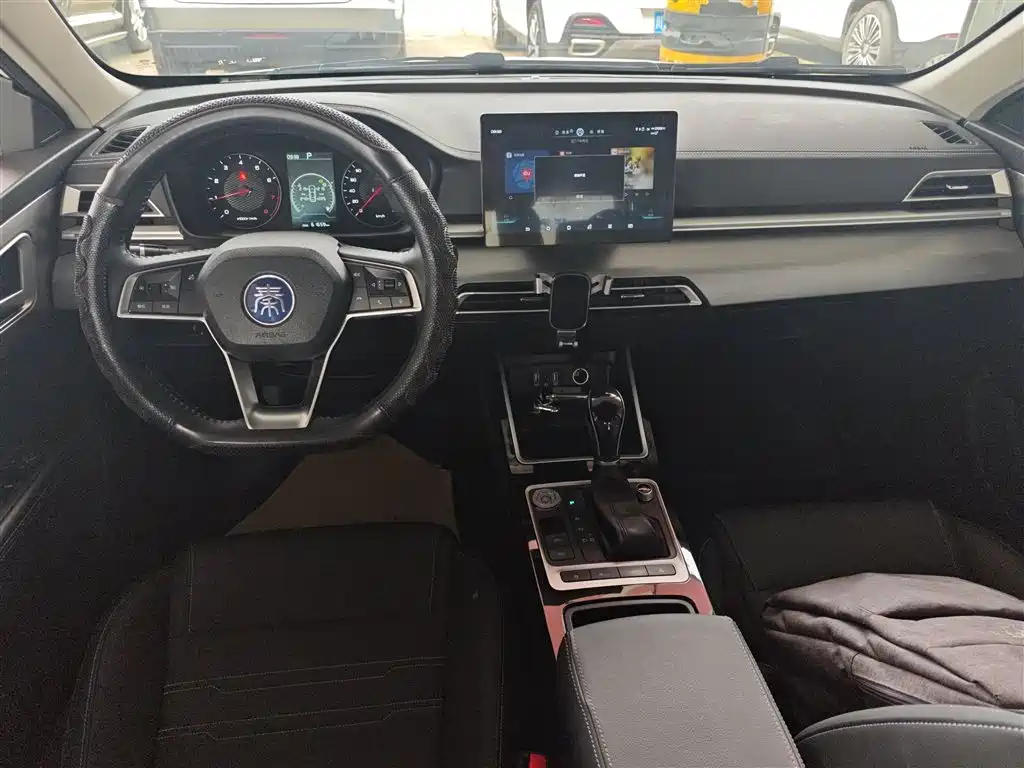 BYD Qin 2019 1.5L Automatic Prestige фото 10